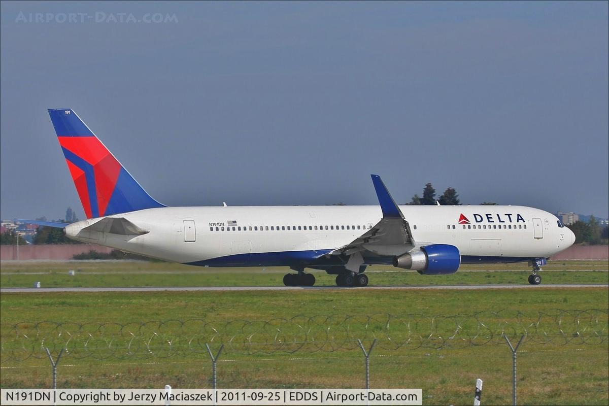 N191DN, 1997 Boeing 767-332 C/N 28448, Boeing 767-332