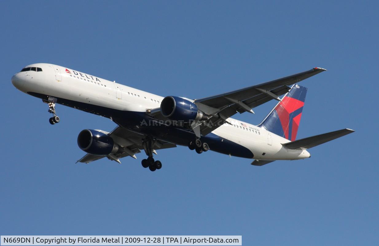 N669DN, 1991 Boeing 757-232 C/N 25142, Delta 757