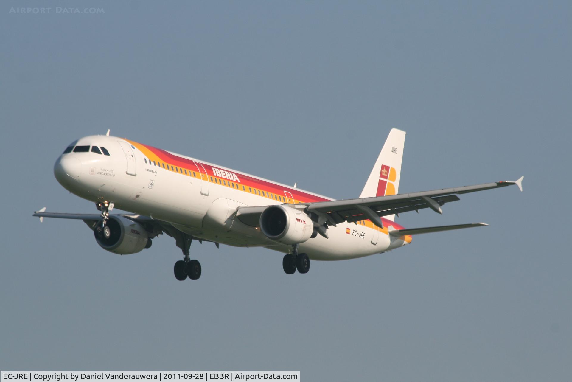 EC-JRE, 2006 Airbus A321-211 C/N 2756, Arrival of flight IB3206 to RWY 25L