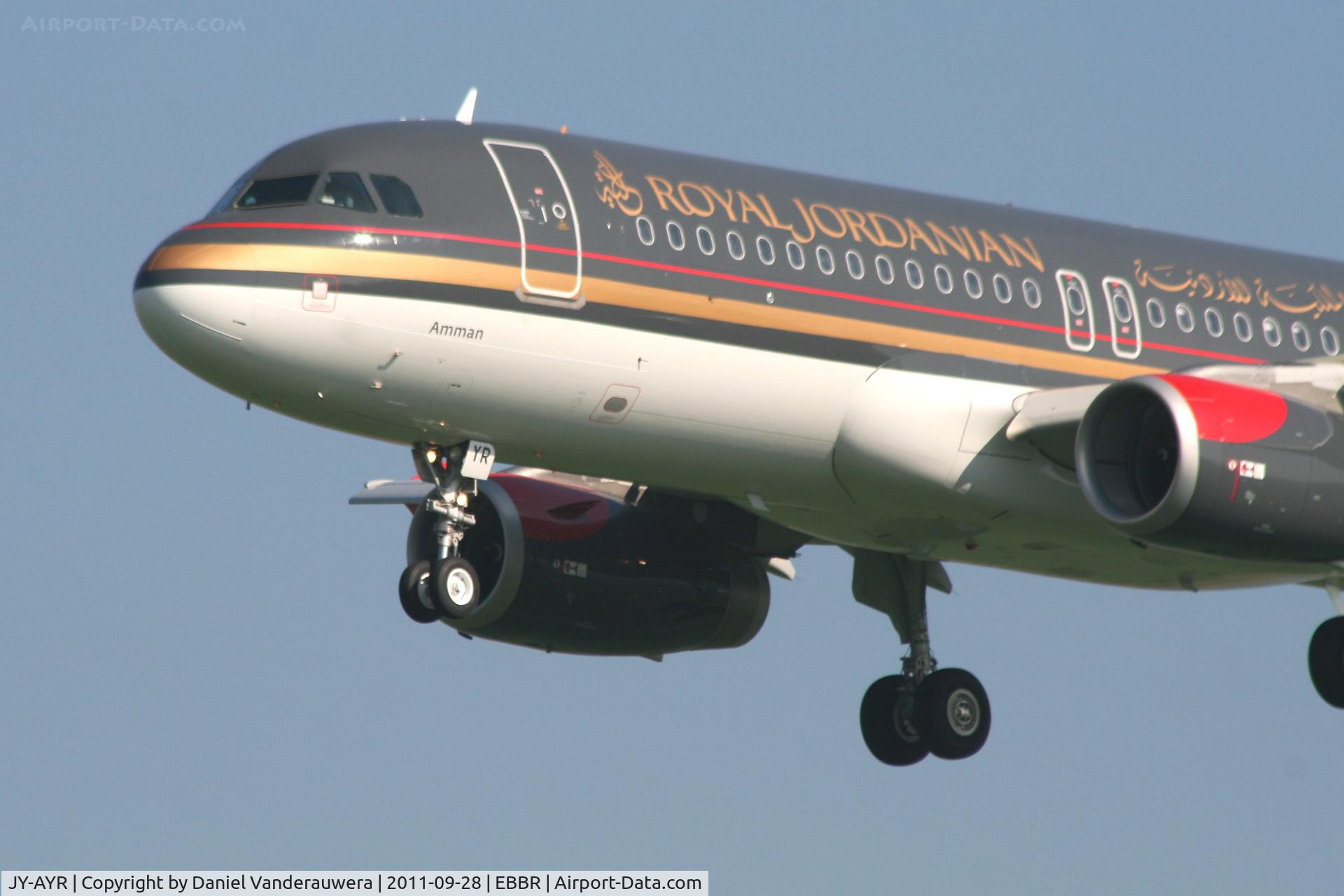 JY-AYR, 2011 Airbus A320-232 C/N 4817, Arrival of flight RJ105 to RWY 25L