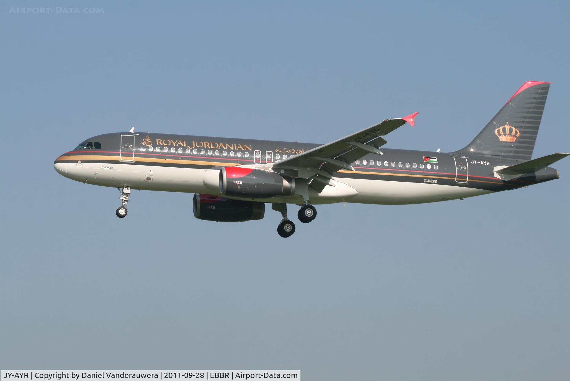 JY-AYR, 2011 Airbus A320-232 C/N 4817, Arrival of flight RJ105 to RWY 25L