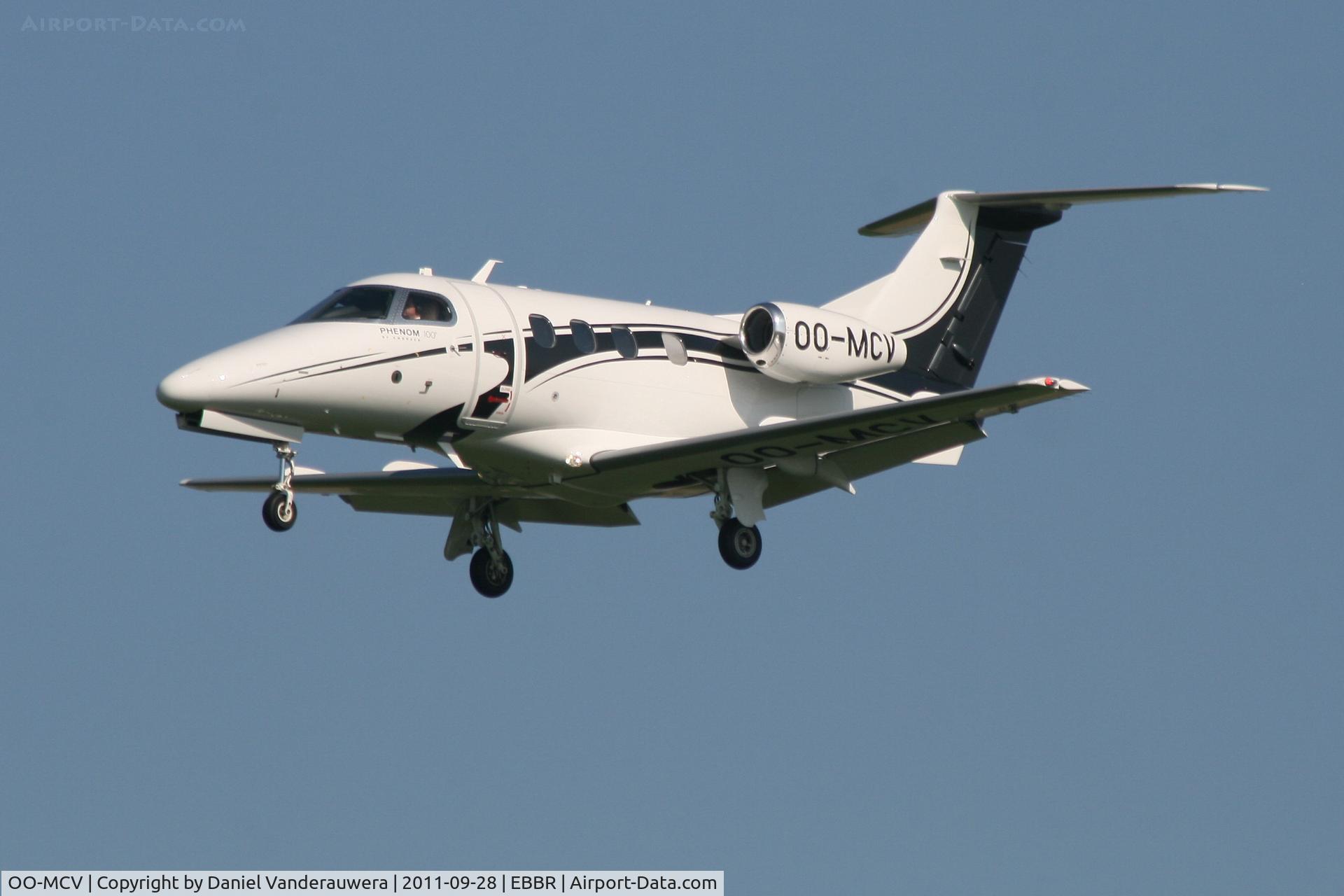 OO-MCV, 2010 Embraer EMB-500 Phenom 100 C/N 50000177, Arrival to RWY 25L