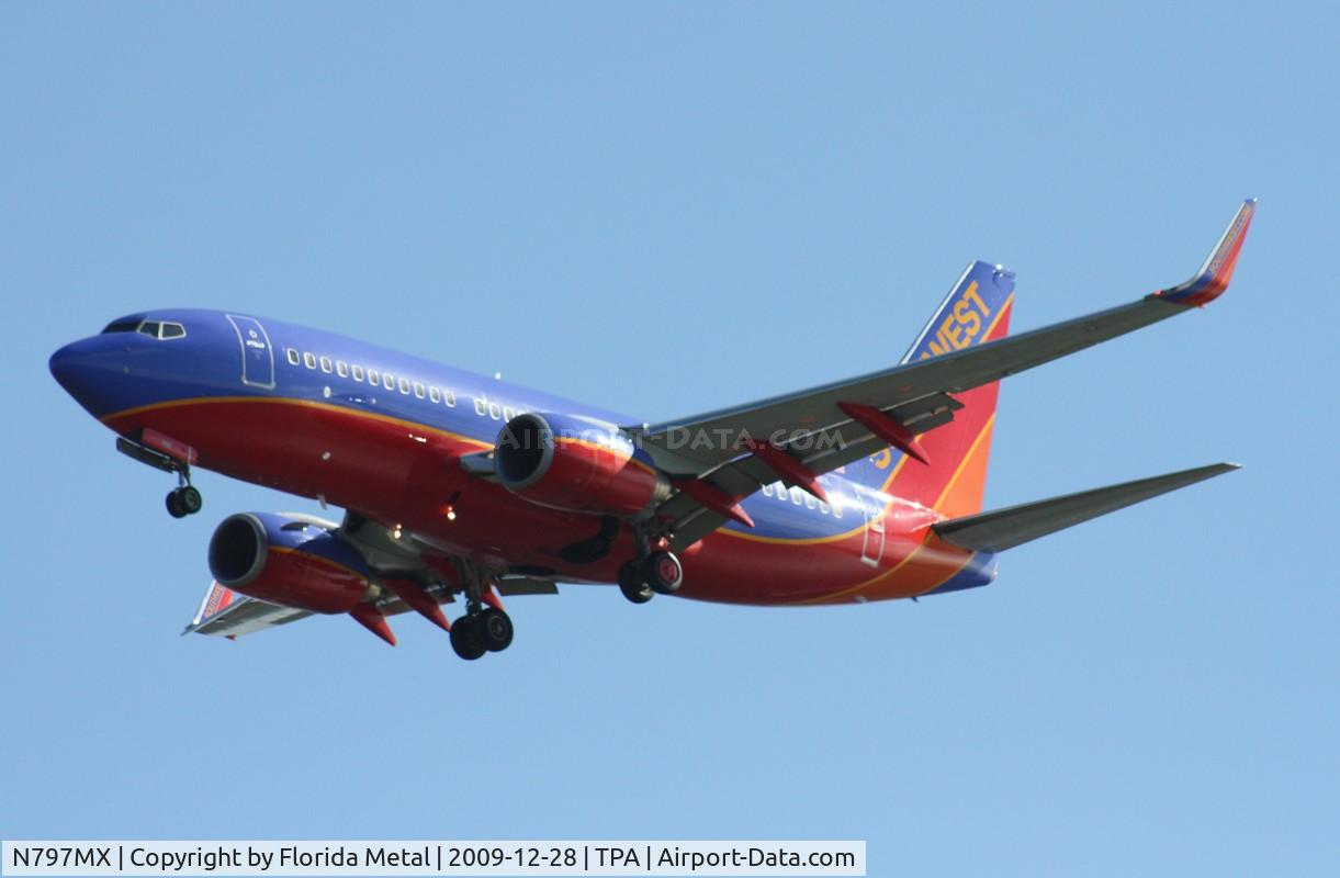 N797MX, 2001 Boeing 737-7H4 C/N 27890, Southwest 737