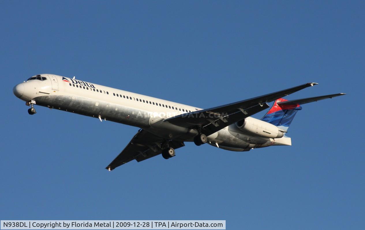 N938DL, 1989 McDonnell Douglas MD-88 C/N 49811, Delta MD-88