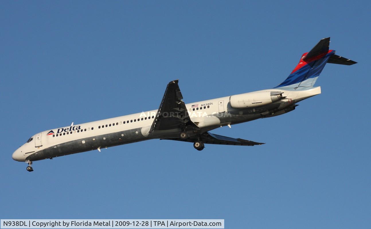 N938DL, 1989 McDonnell Douglas MD-88 C/N 49811, Delta MD-88