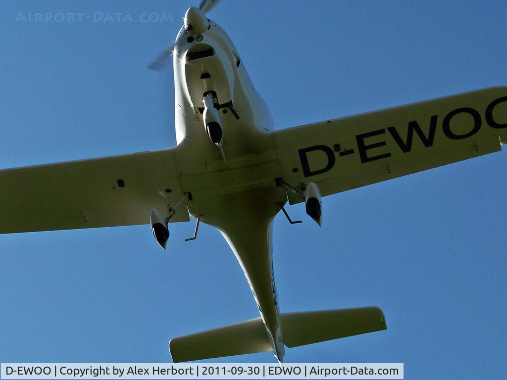 D-EWOO, Aquila A210 (AT01) C/N AT01-208, [Kodak Z812IS]