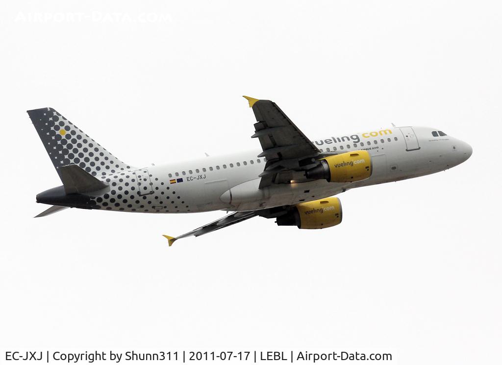 EC-JXJ, 2006 Airbus A319-111 C/N 2889, Taking off from rwy 07R