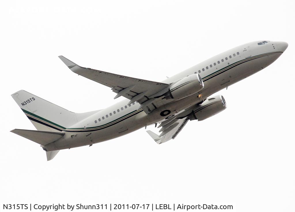 N315TS, 2000 Boeing 737-7CU C/N 30772, Taking off from rwy 07R
