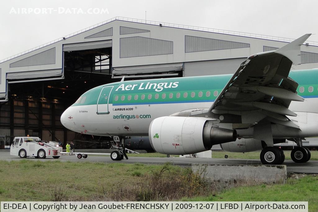 EI-DEA, 2004 Airbus A320-214 C/N 2191, Sogerma parking