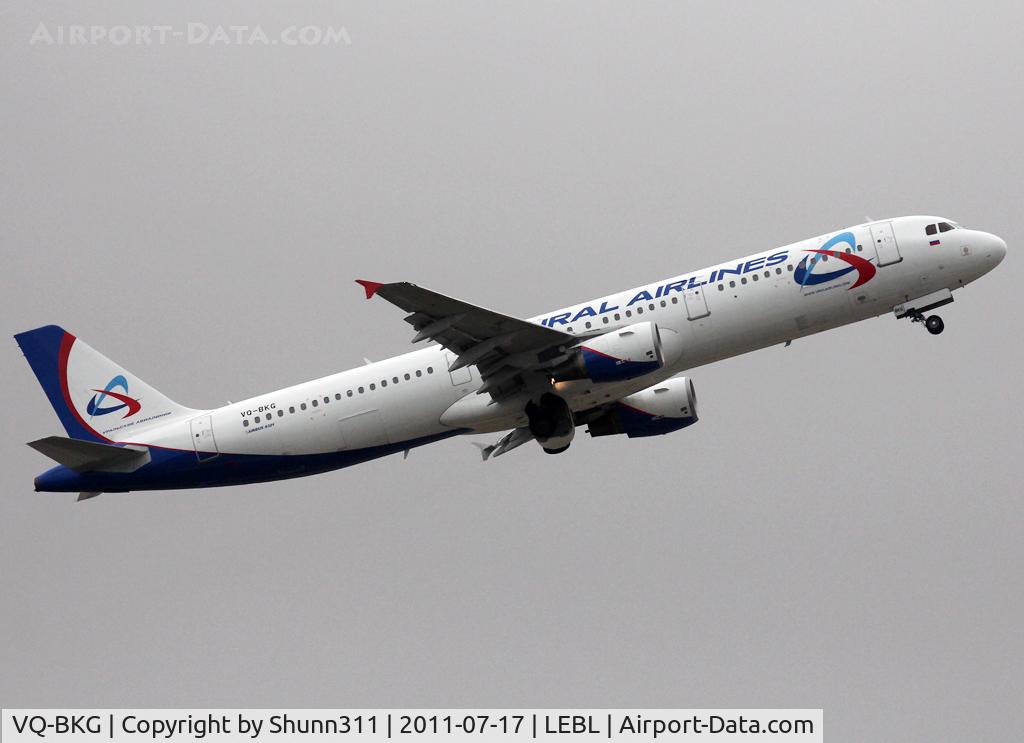 VQ-BKG, 1999 Airbus A321-211 C/N 0991, Taking off from rwy 07R