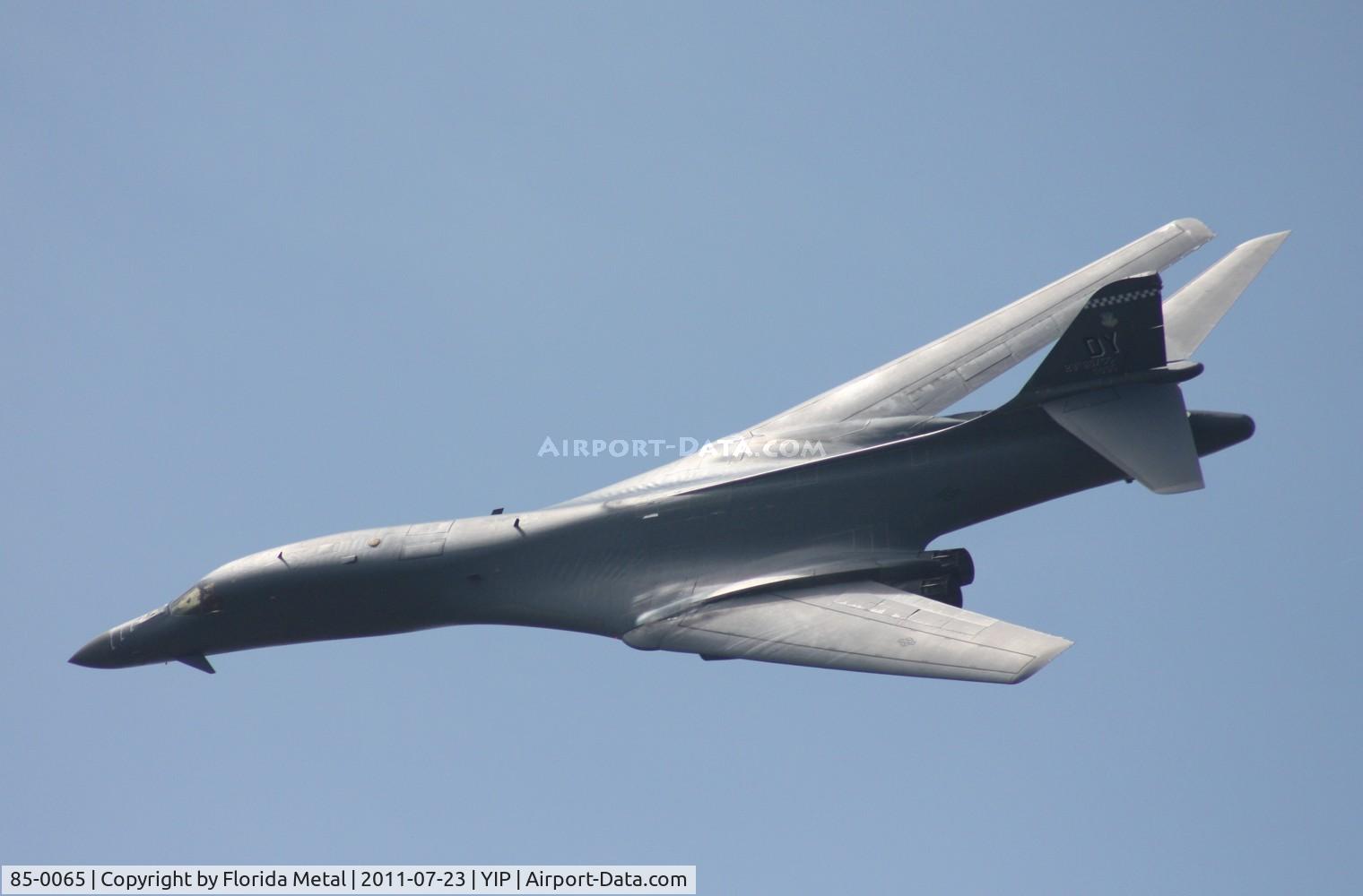 85-0065, 1985 Rockwell B-1B Lancer C/N 25, Moisture coming off of B-1B