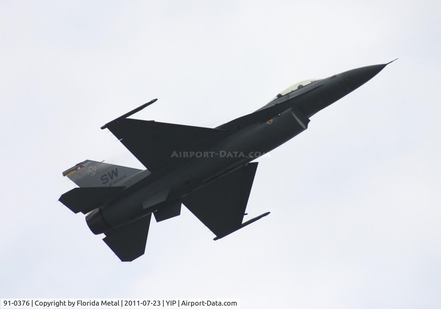 91-0376, 1991 General Dynamics F-16C Fighting Falcon C/N CC-74, F-16 demo, not a lot of shots due to clouds