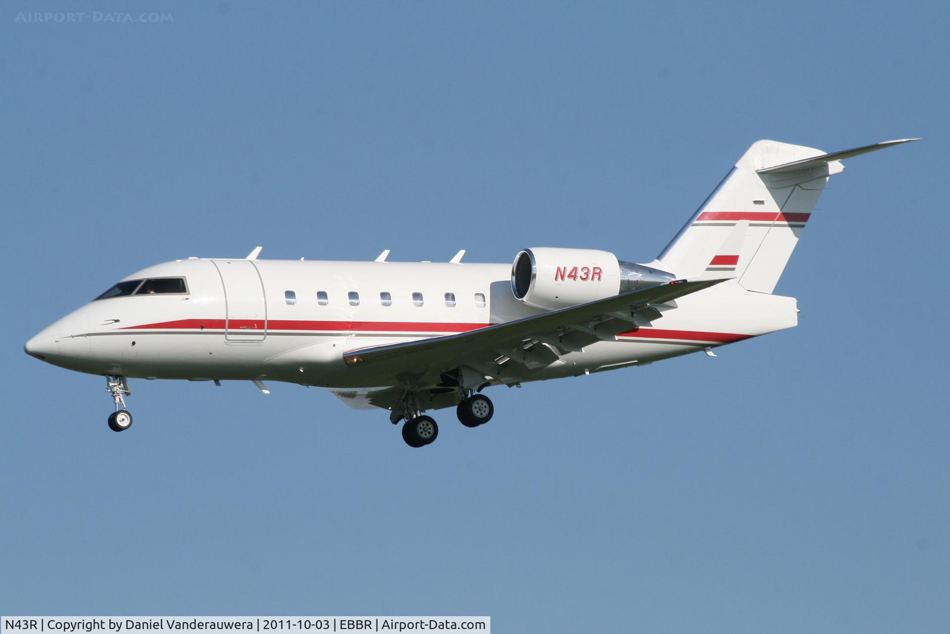 N43R, 1997 Canadair Challenger 604 (CL-600-2B16) C/N 5334, Arrival to RWY 25L