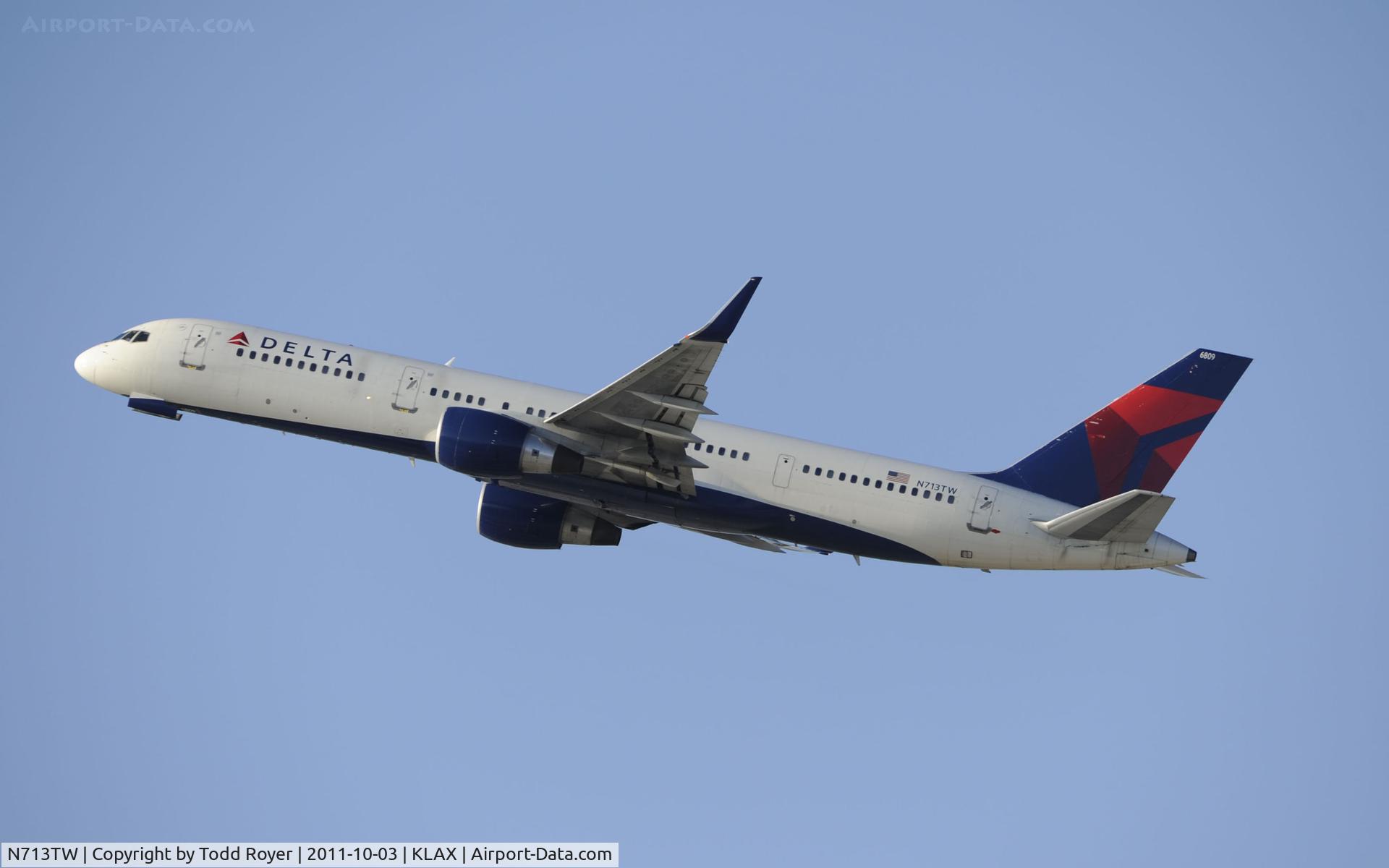 N713TW, 1997 Boeing 757-2Q8 C/N 28173, Departing LAX