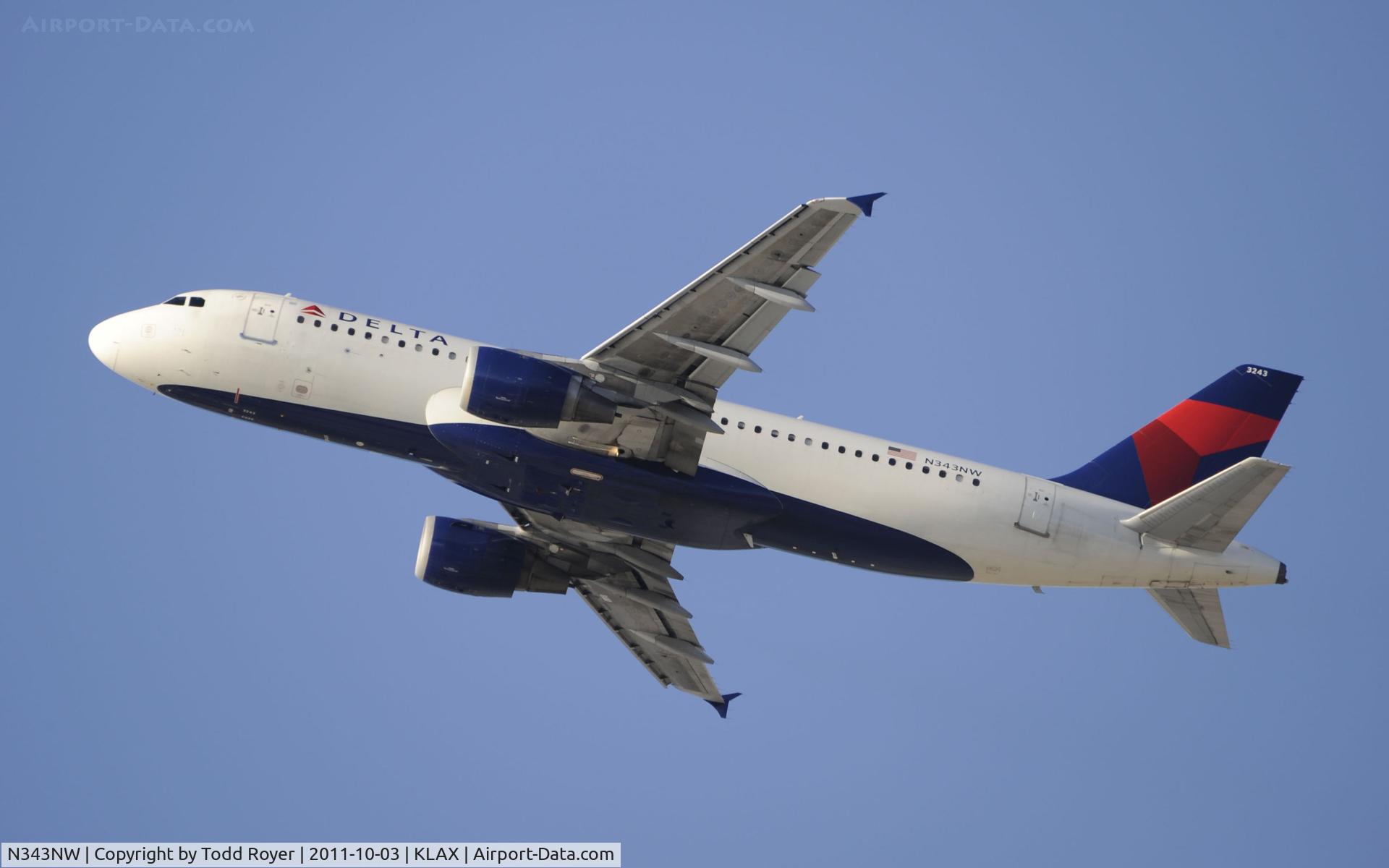 N343NW, 1993 Airbus A320-212 C/N 387, Departing LAX