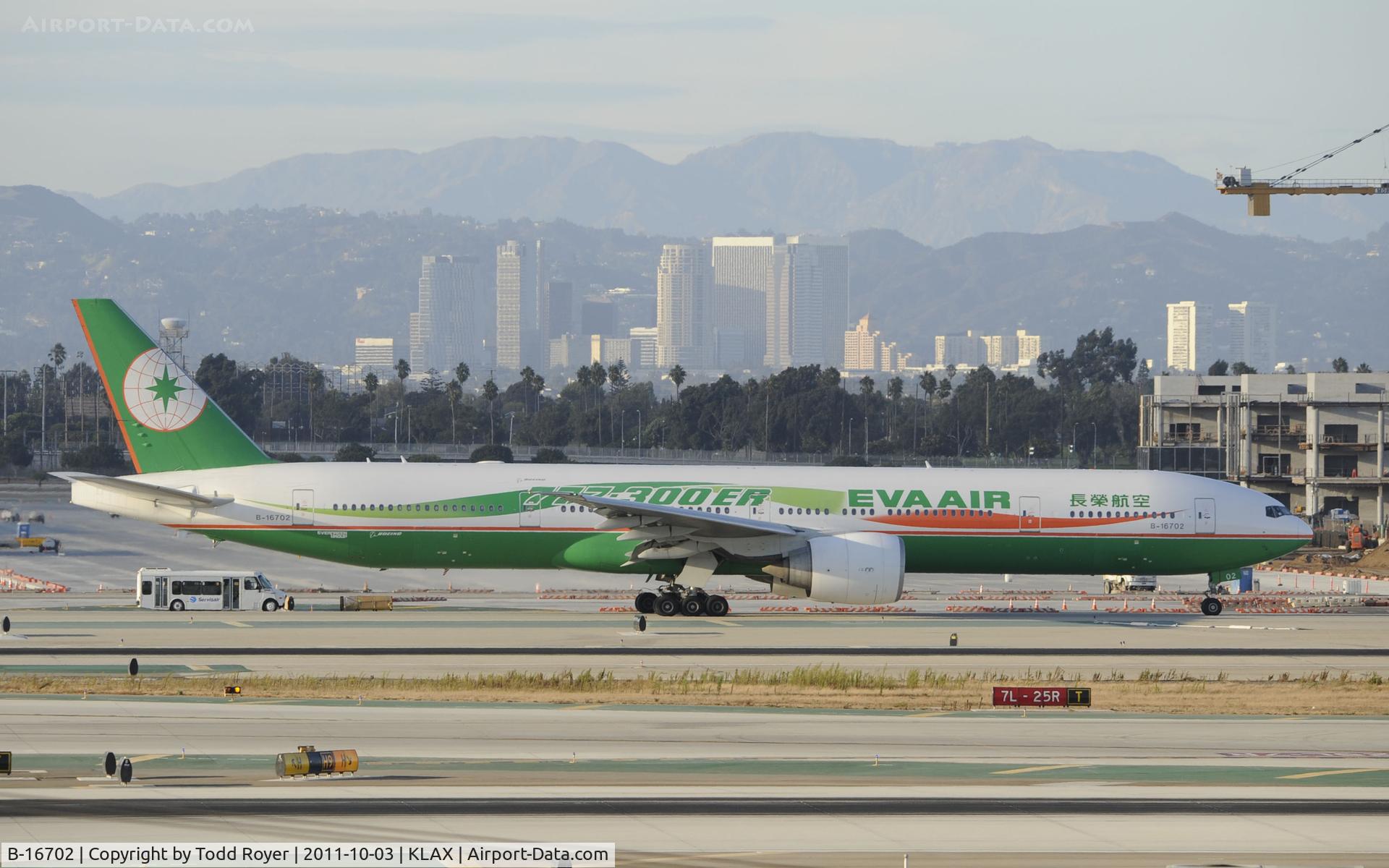 B-16702, 2005 Boeing 777-35E/ER C/N 32640, Taxi for depature at LAX