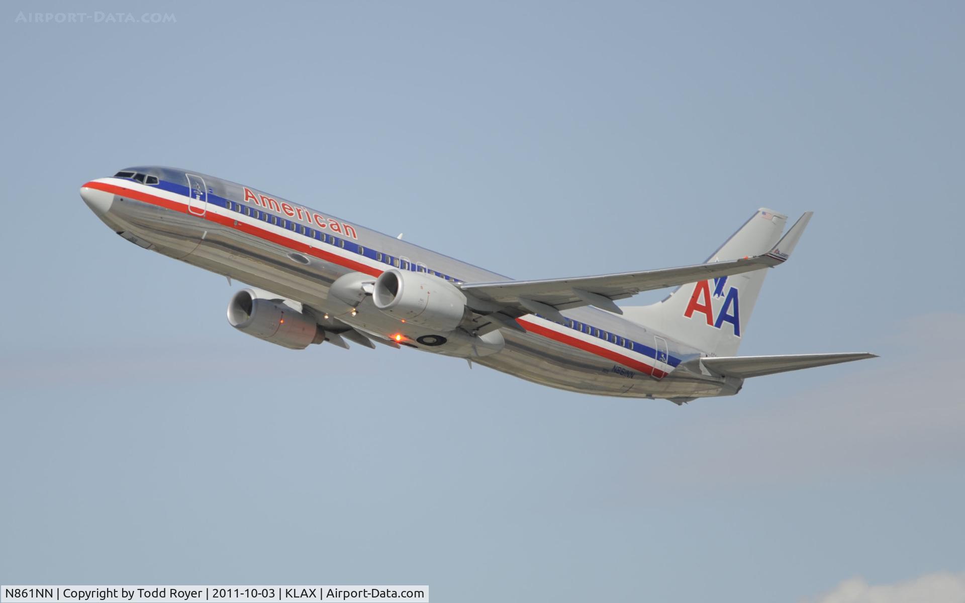 N861NN, 2010 Boeing 737-823 C/N 31109, Departing LAX