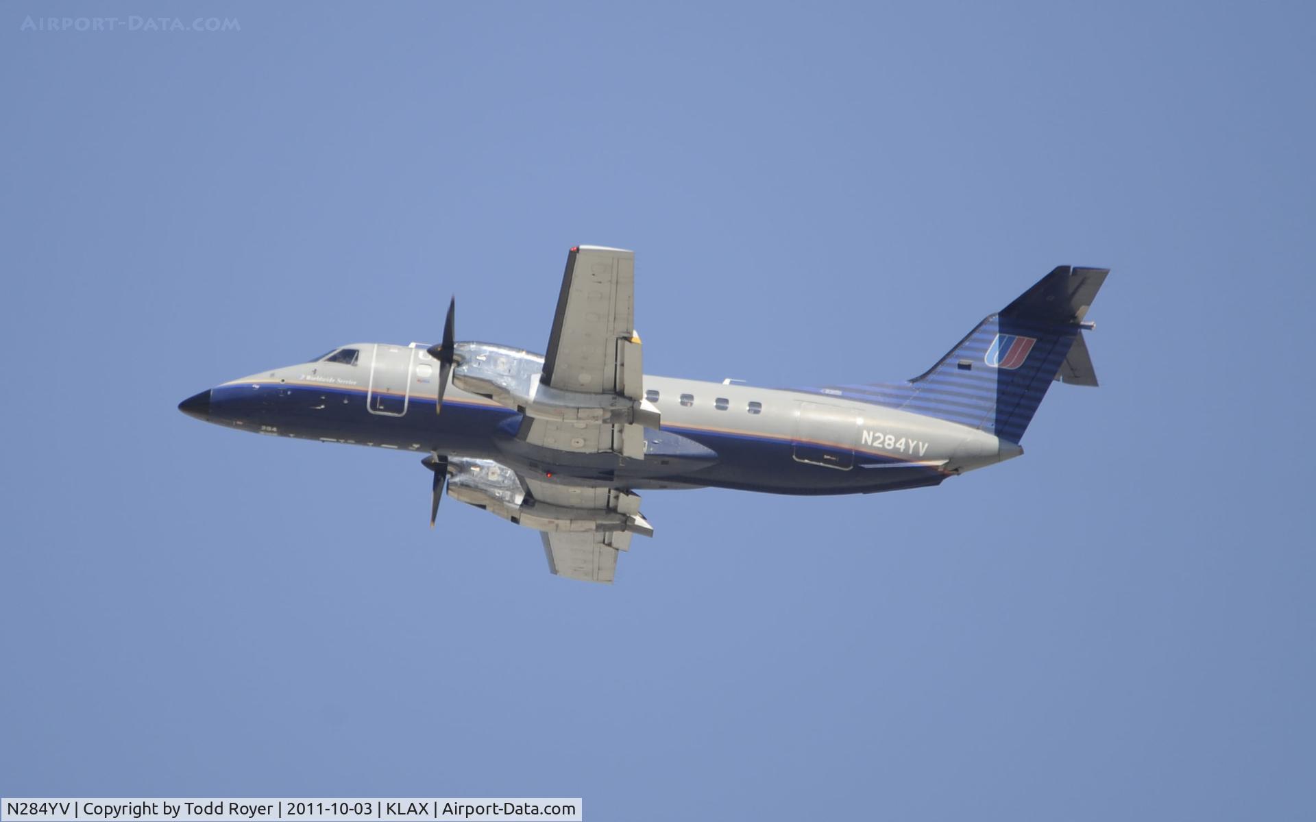N284YV, 1994 Embraer EMB-120ER Brasilia C/N 120.284, Departing LAX