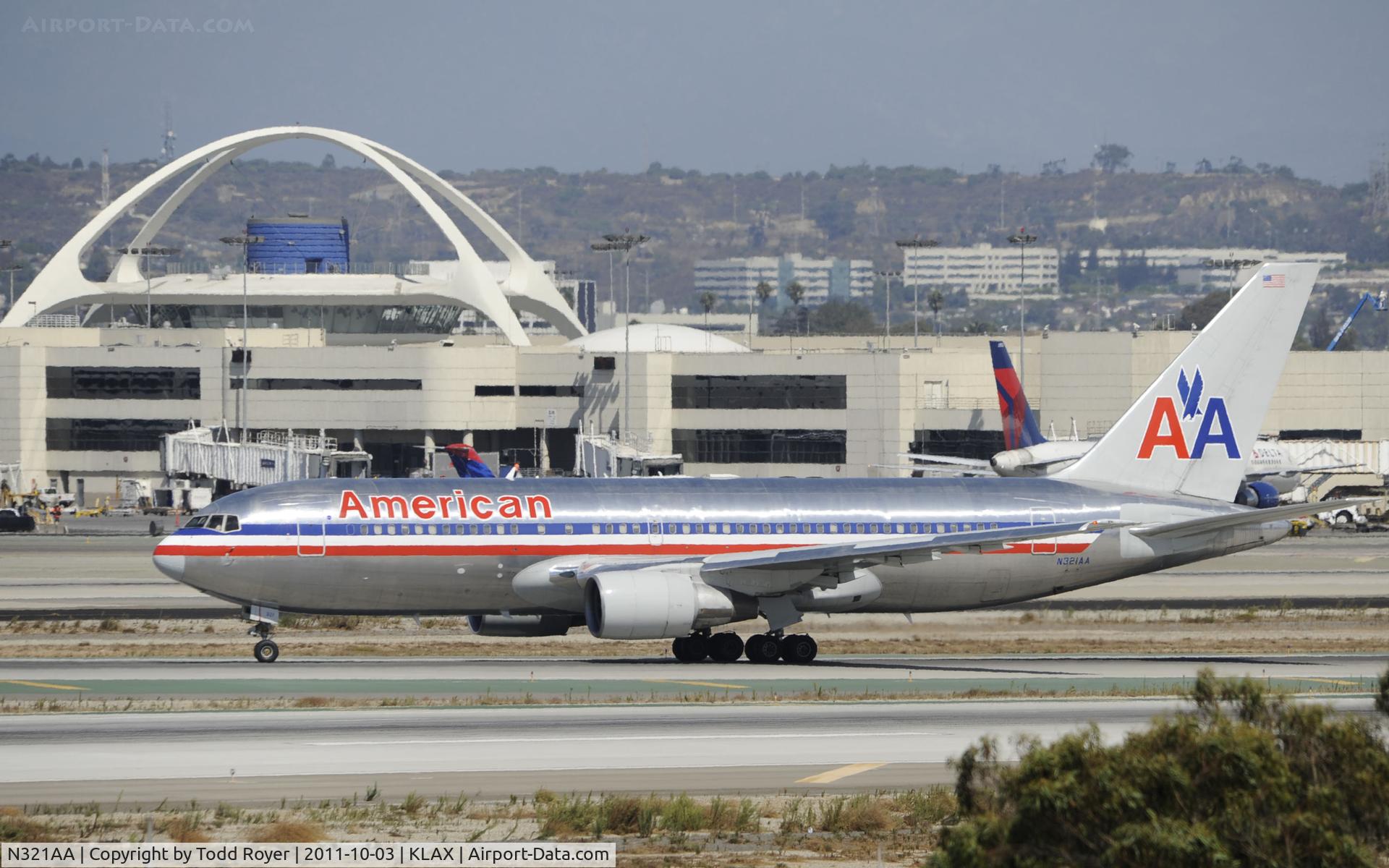 N321AA, 1986 Boeing 767-223 C/N 22322, Arriving at LAX