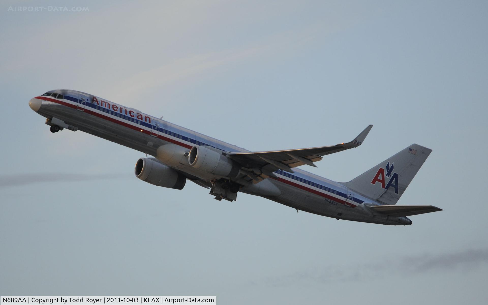 N689AA, 1993 Boeing 757-223 C/N 25731, Departing LAX