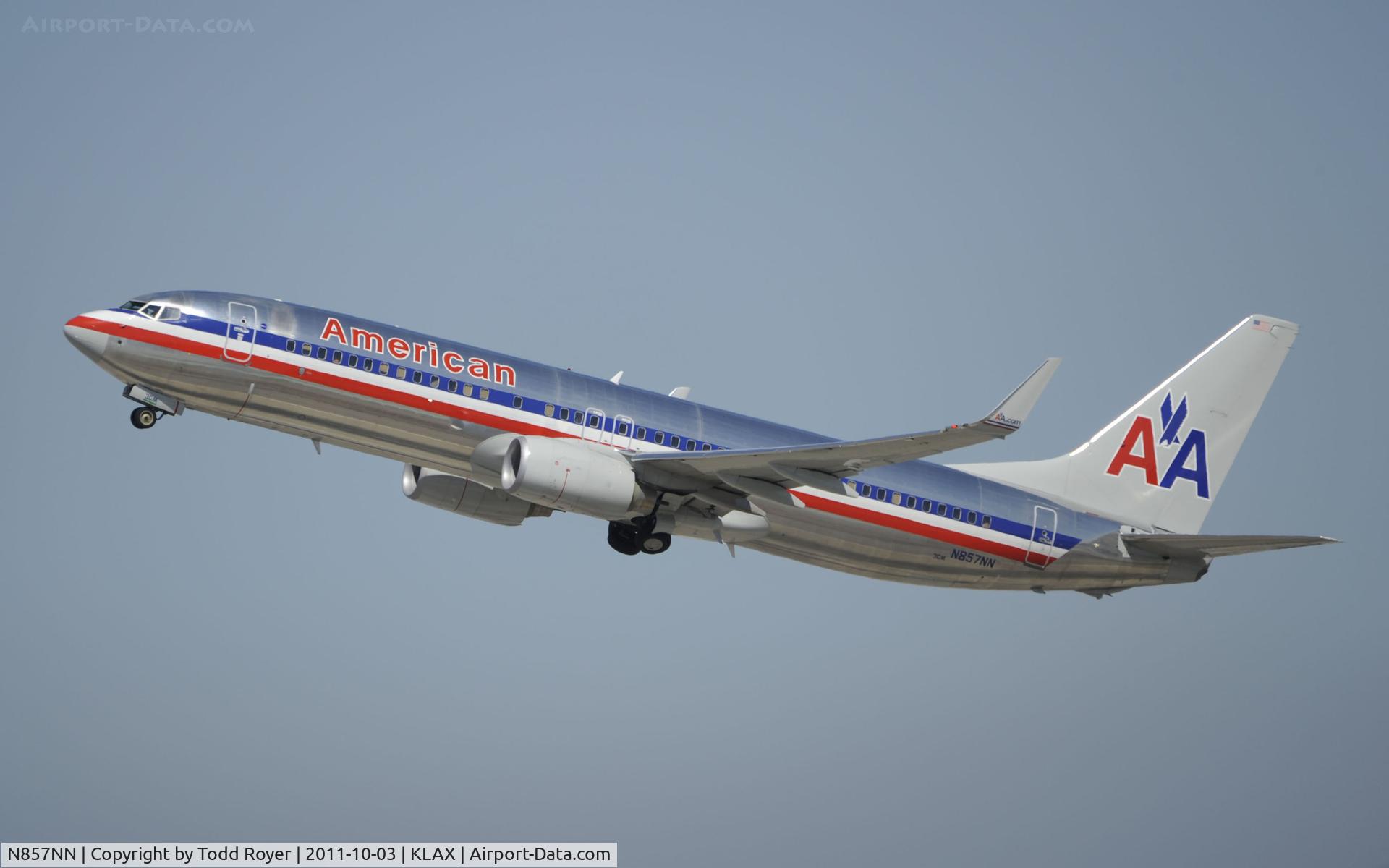 N857NN, 2010 Boeing 737-823 C/N 30907, Departing LAX
