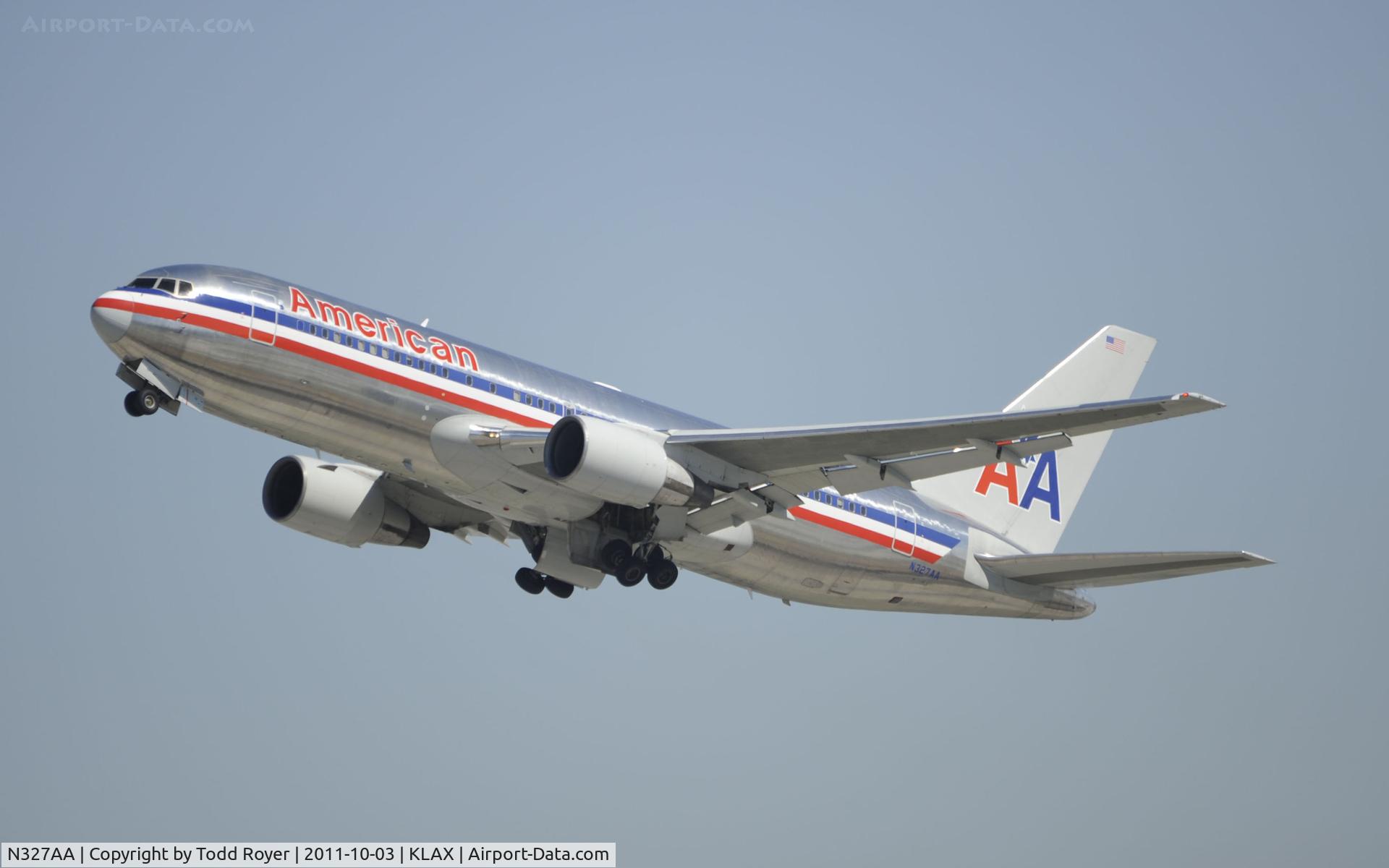 N327AA, 1986 Boeing 767-223 C/N 22327, Departing LAX