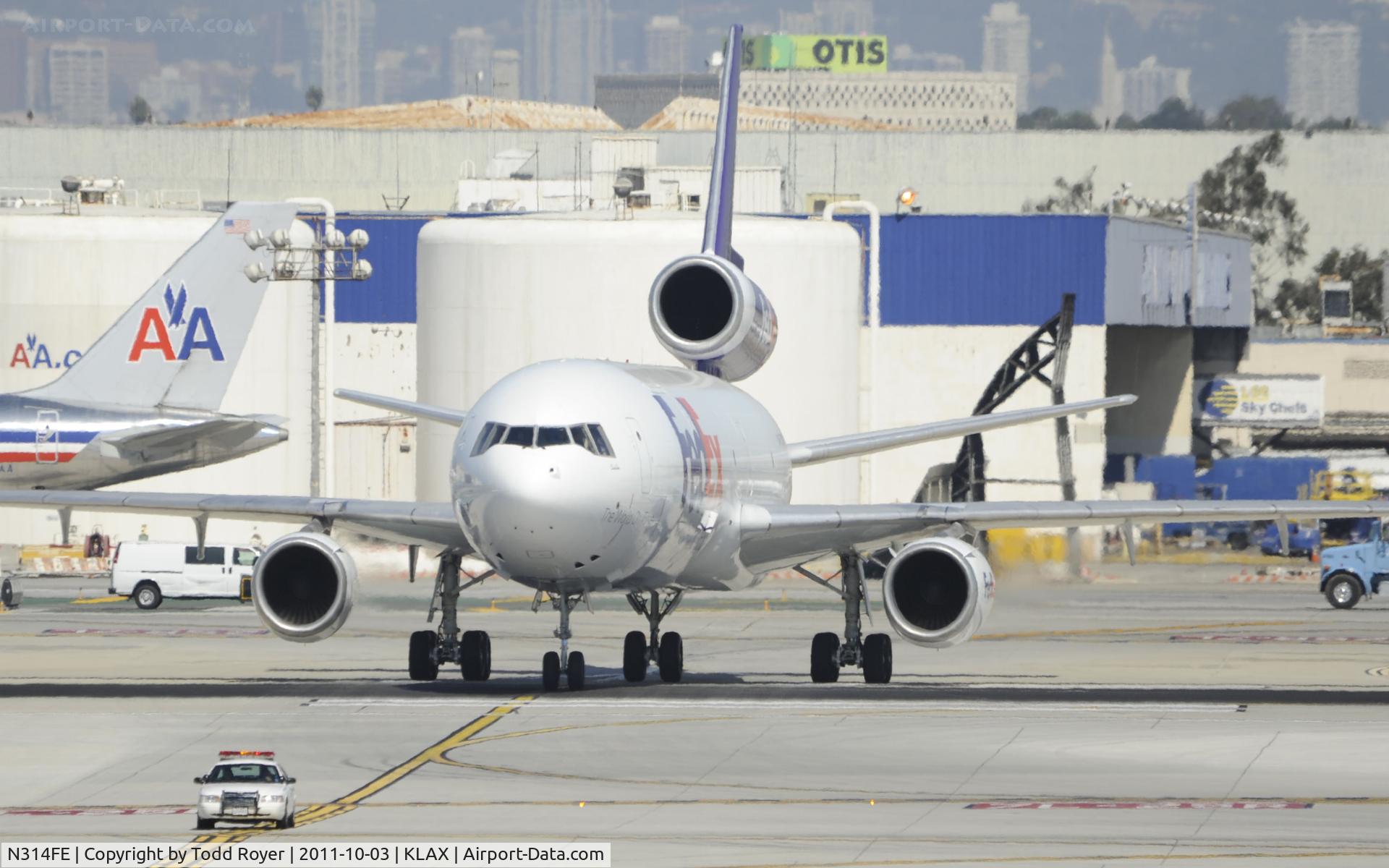 N314FE, 1988 Douglas DC-10-30F C/N 48312, Taxiing at LAX