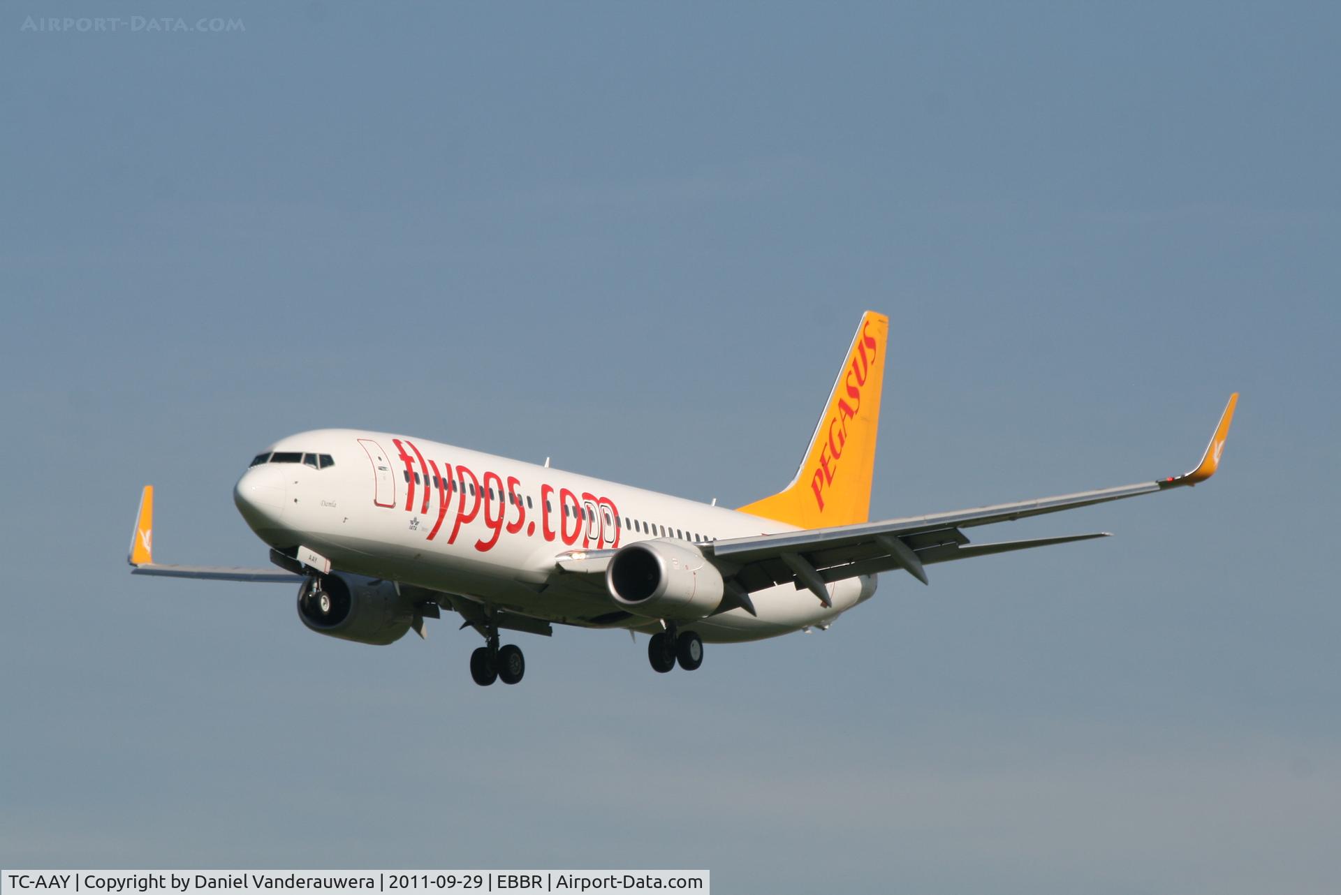 TC-AAY, 2010 Boeing 737-82R C/N 40874, Arrival of flight PC801 to RWY 25L