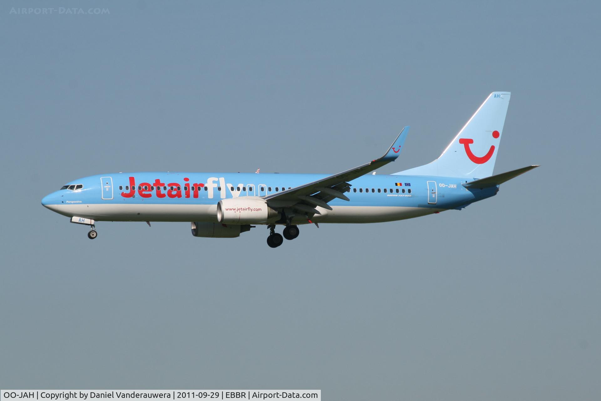 OO-JAH, 2011 Boeing 737-8K5 C/N 37260, Arrival to RWY 25L