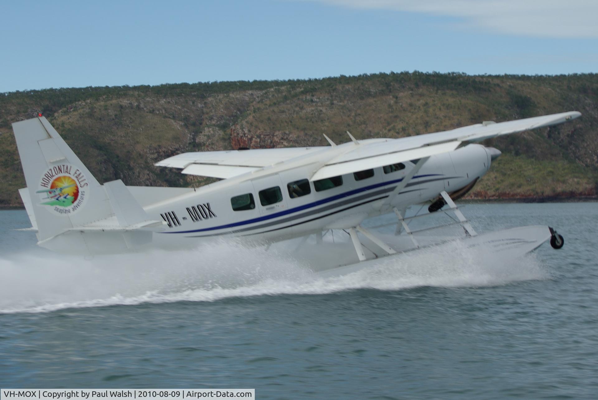 VH-MOX, 1993 Cessna 208 Caravan 1 C/N 20800227, Photo taken Talbot Bay Western Australia