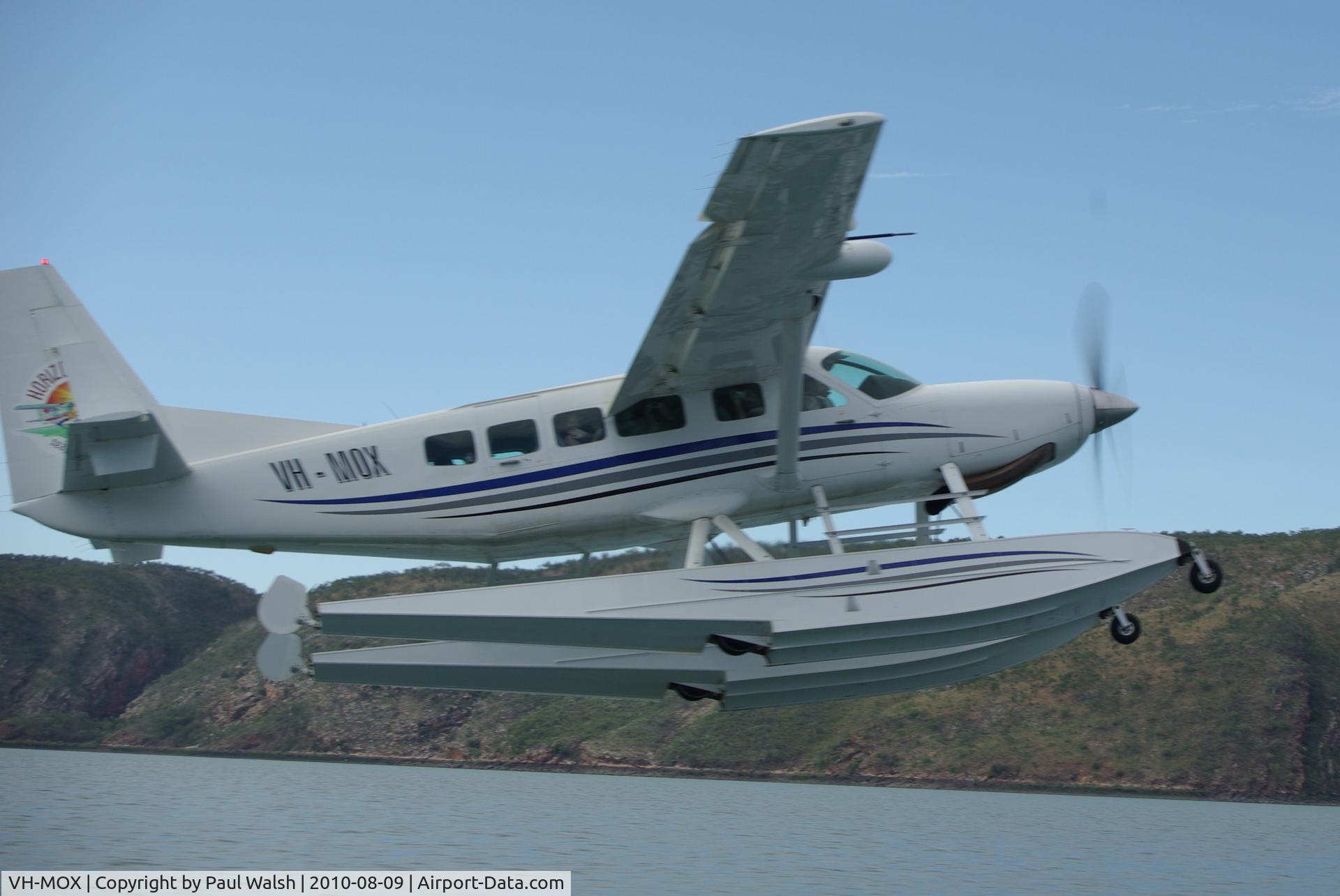 VH-MOX, 1993 Cessna 208 Caravan 1 C/N 20800227, Talbot Bay Western Australia