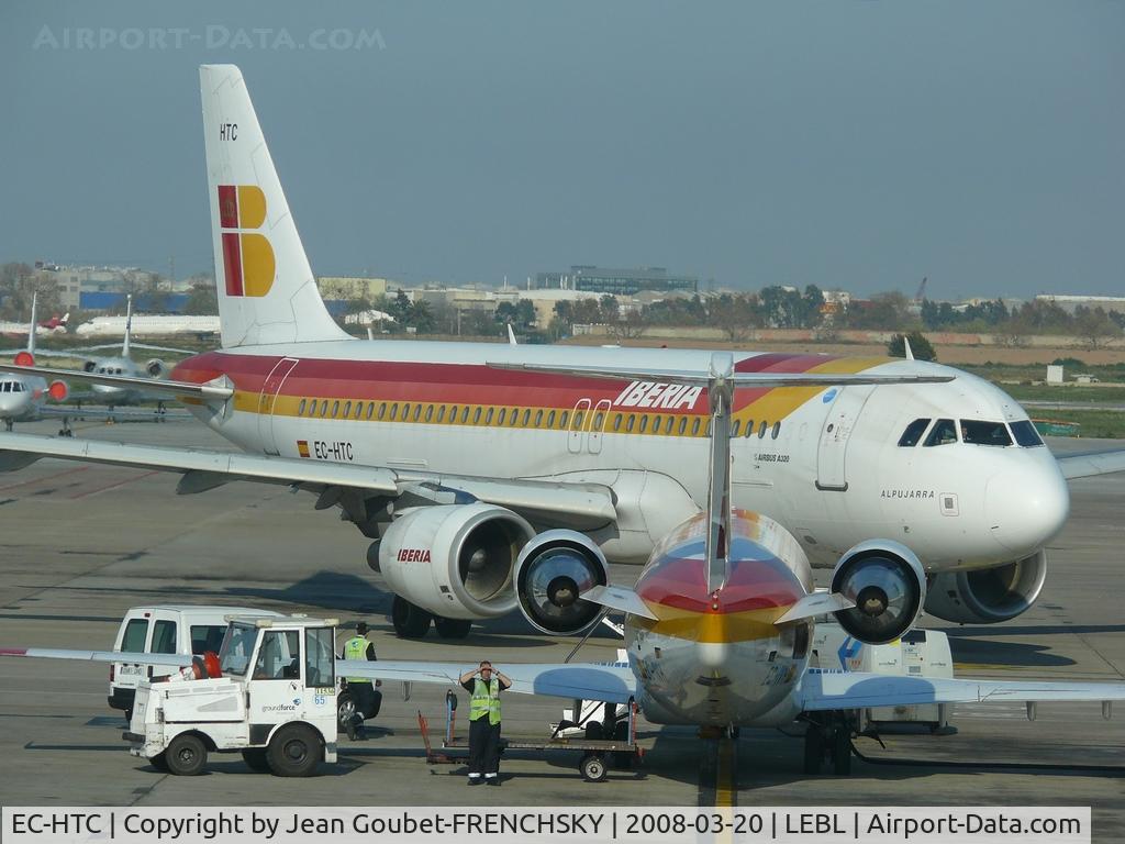 EC-HTC, 2001 Airbus A320-214 C/N 1540, au roulage pour Orly