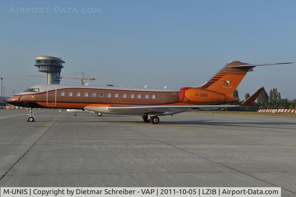 M-UNIS, 2010 Bombardier BD-700-1A10 Global Express XRS C/N 9371, Globalexpress