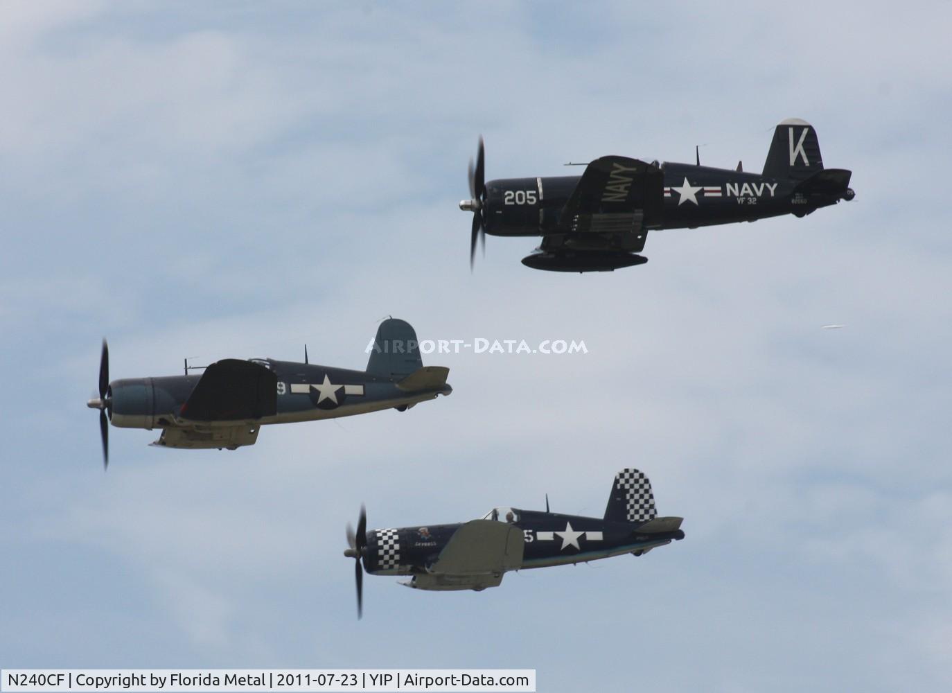 N240CF, 1945 Vought F4U-4 Corsair C/N 9513, Corsair formation