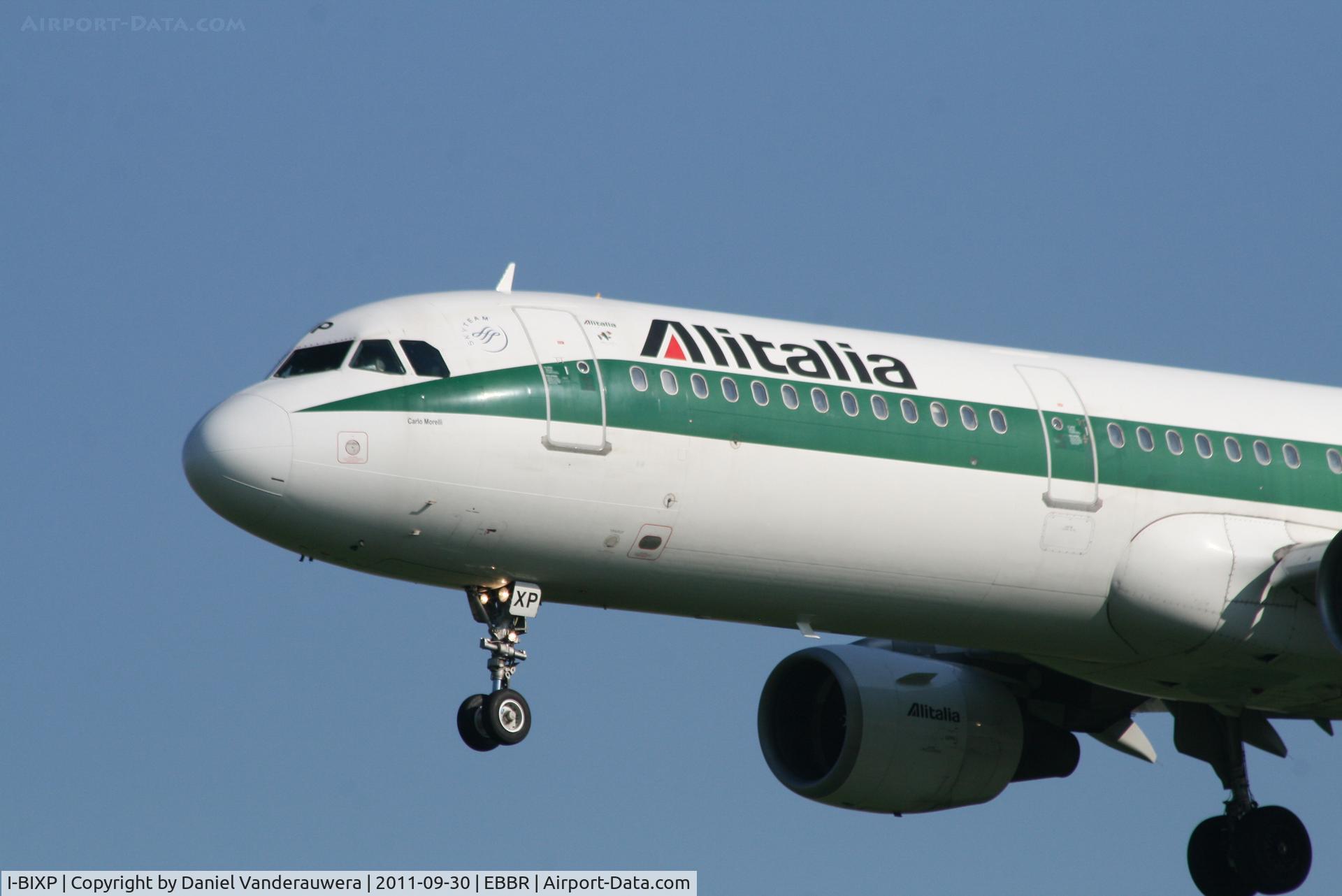 I-BIXP, 1996 Airbus A321-112 C/N 583, Arrival of flight AZ156 to RWY 25L