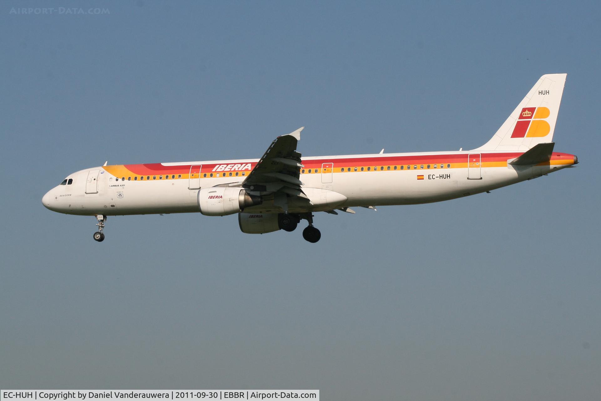 EC-HUH, 1999 Airbus A321-211 C/N 1021, Arrival of flight IB3206 to RWY 25L