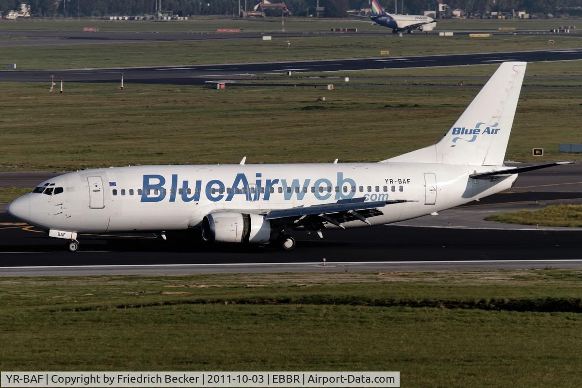 YR-BAF, 1989 Boeing 737-322 C/N 24453, decelerating after touchdown