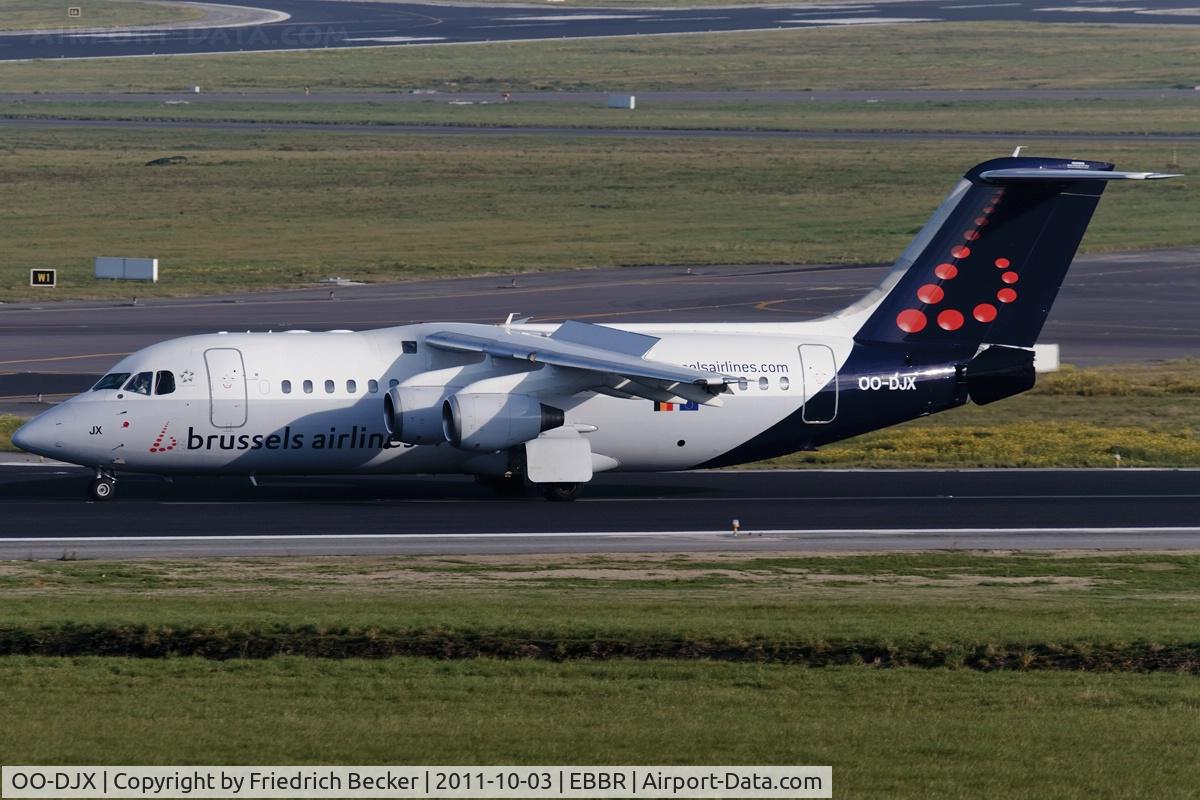 OO-DJX, 1996 British Aerospace Avro 146-RJ85 C/N E.2297, decelerating after touchdown
