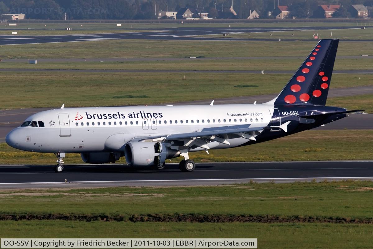 OO-SSV, 2004 Airbus A319-111 C/N 2196, decelerating after touchdown