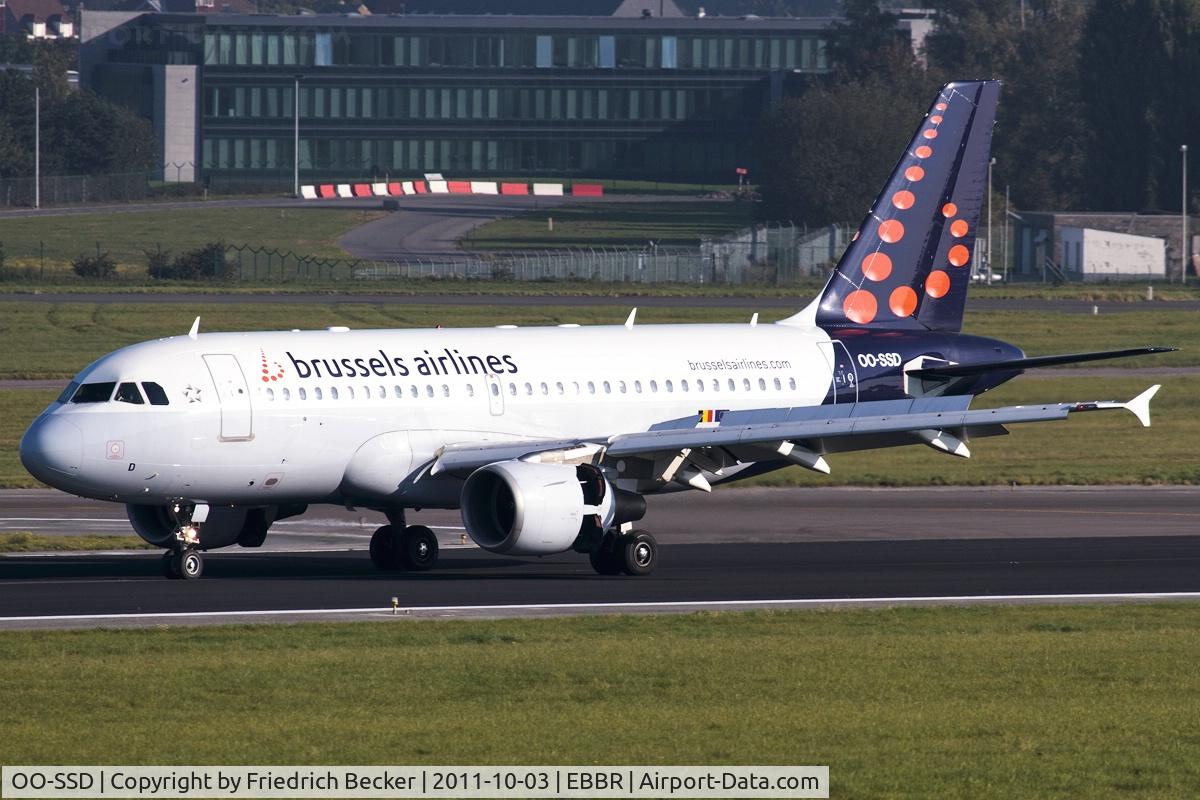 OO-SSD, 1999 Airbus A319-112 C/N 1102, decelerating after touchdown