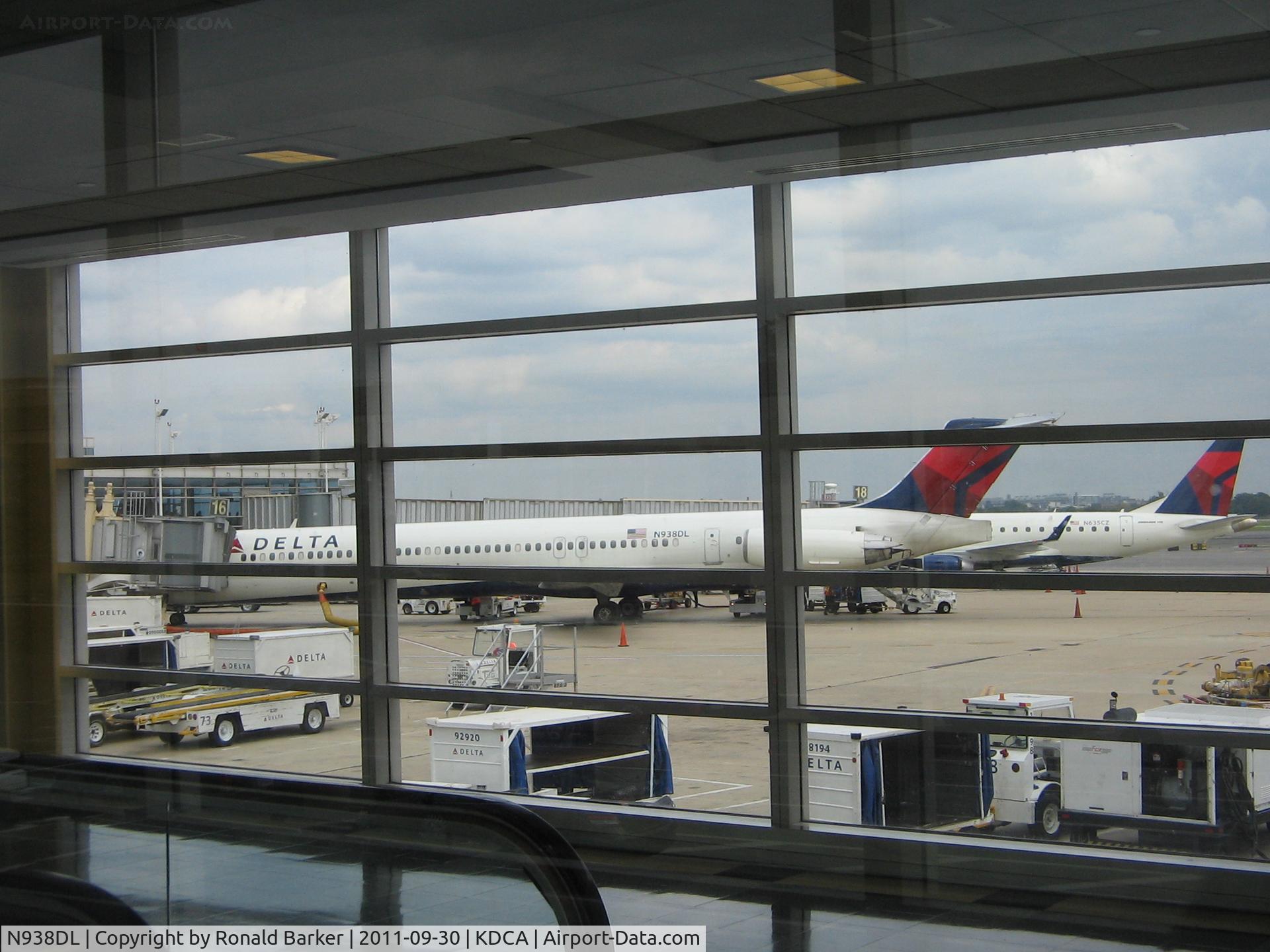 N938DL, 1989 McDonnell Douglas MD-88 C/N 49811, DCA,VA