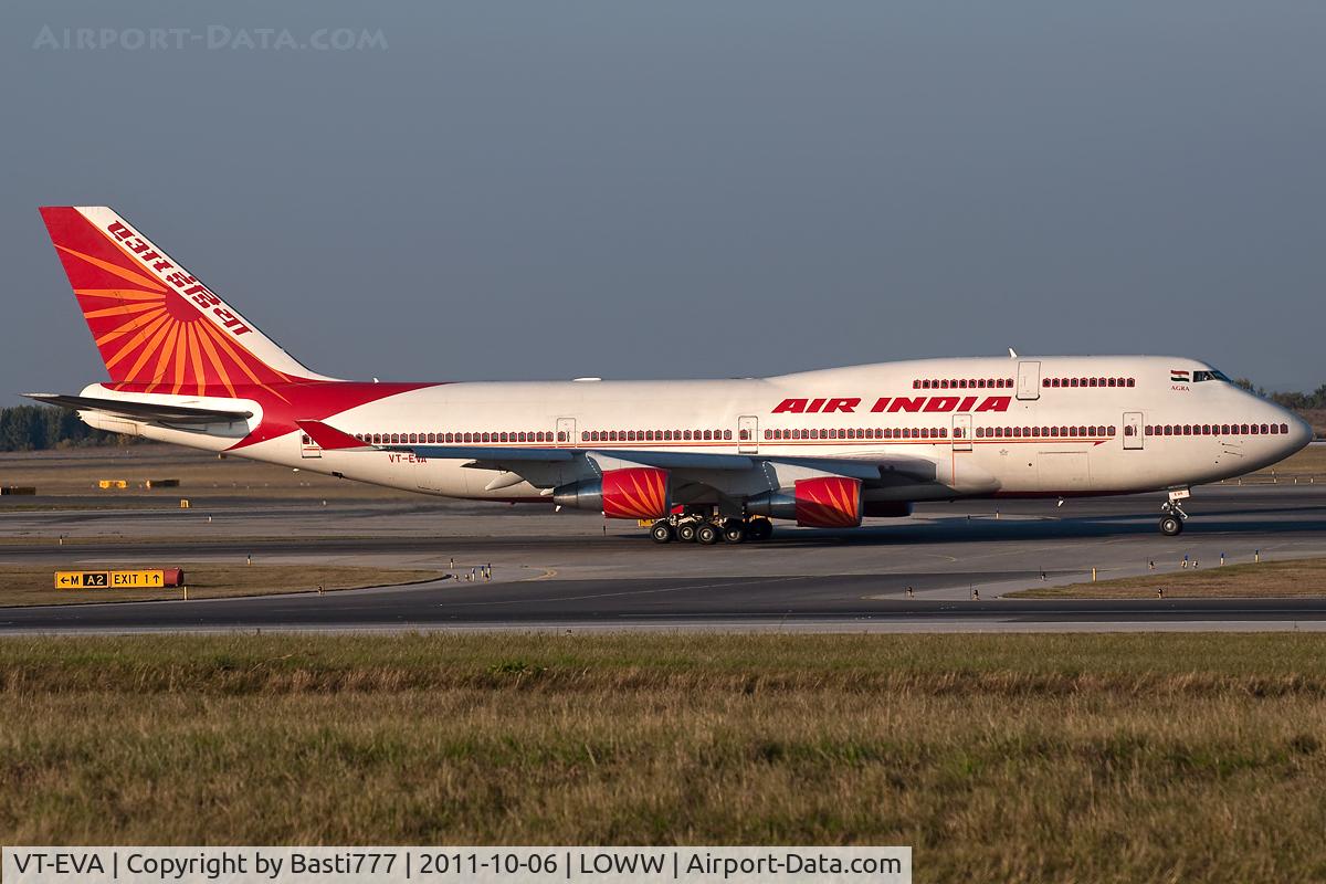 VT-EVA, 1996 Boeing 747-437 C/N 28094, VT-EVA with Indian's president Pratibha Patil leaves Vienna after their visit.
