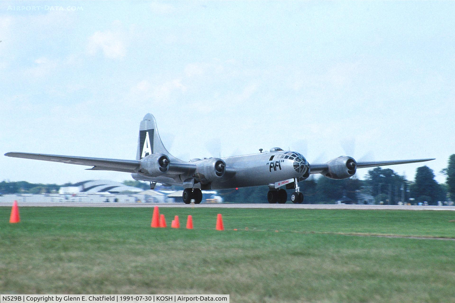 N529B, 1944 Boeing B-29A-60-BN Superfortress C/N 11547, Departing for bomber flight