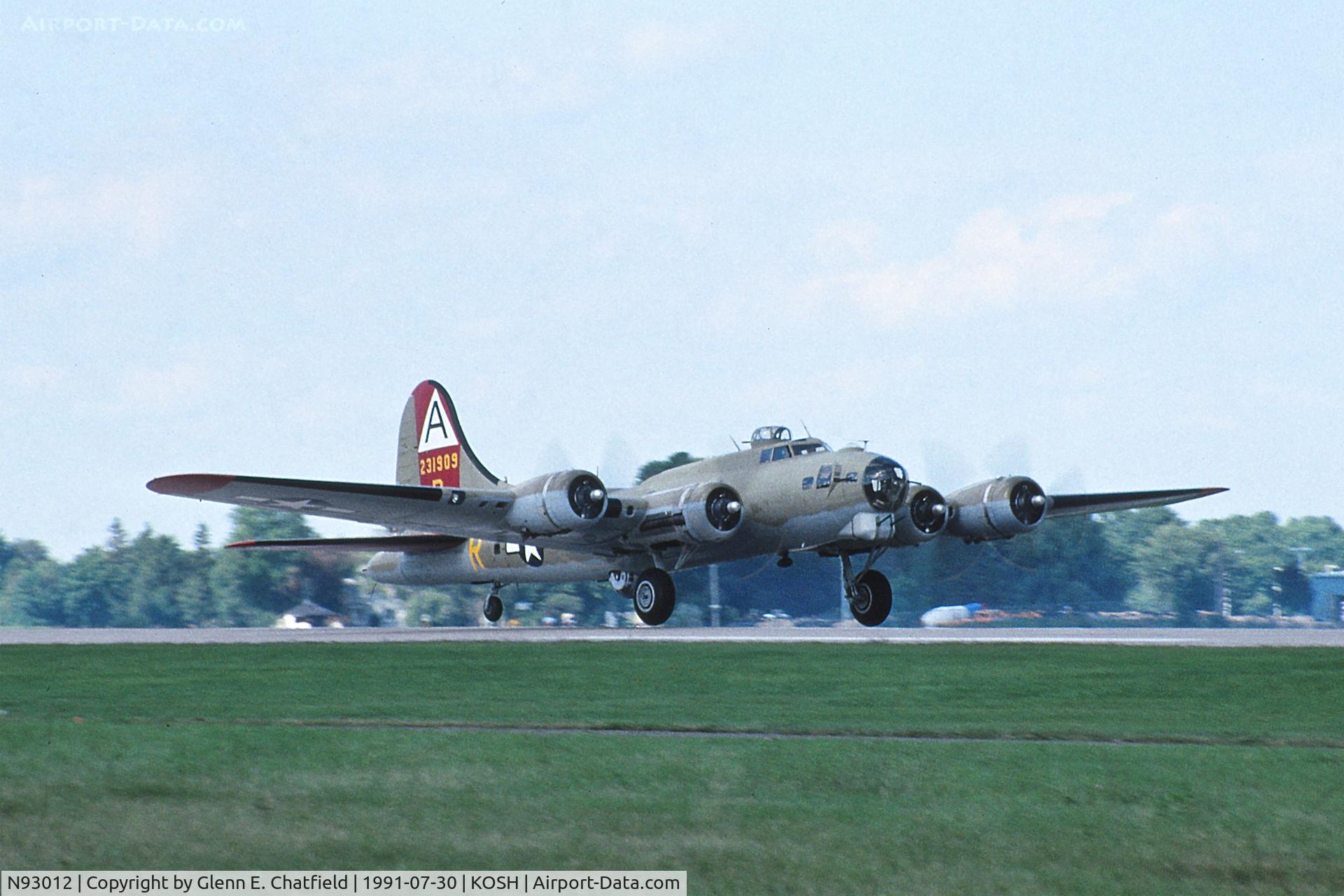 N93012, 1944 Boeing B-17G-30-BO Flying Fortress C/N 32264, Departing for the bomber formation