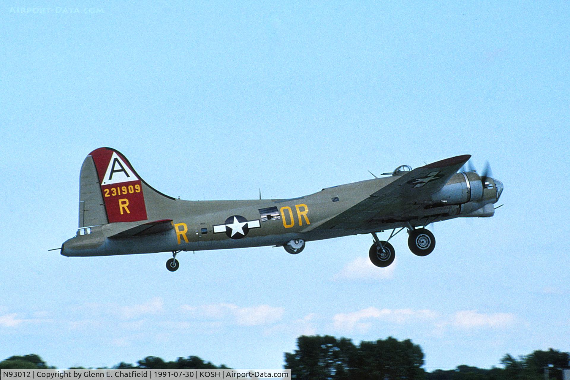 N93012, 1944 Boeing B-17G-30-BO Flying Fortress C/N 32264, Departing for the bomber formation