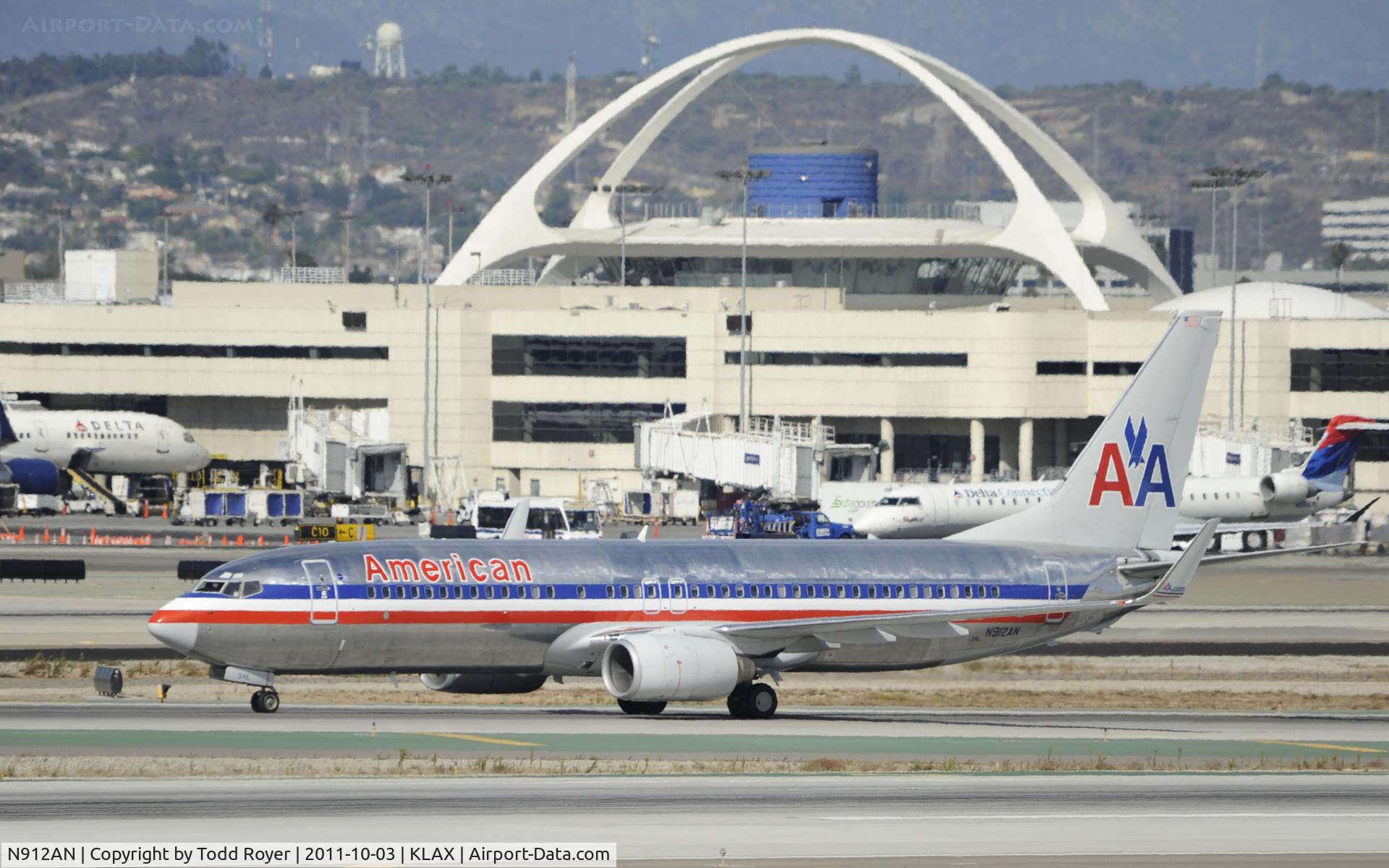 N912AN, 1999 Boeing 737-823 C/N 29513, Arriving at LAX