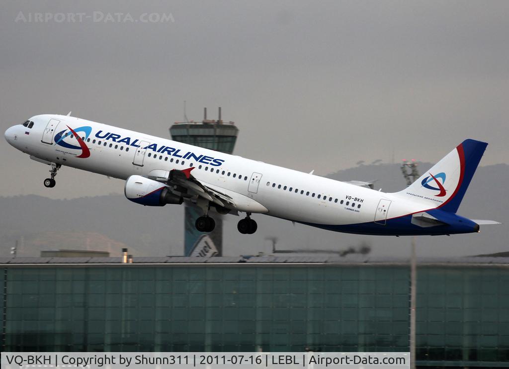 VQ-BKH, 1998 Airbus A321-211 C/N 0841, Taking off from rwy 25L