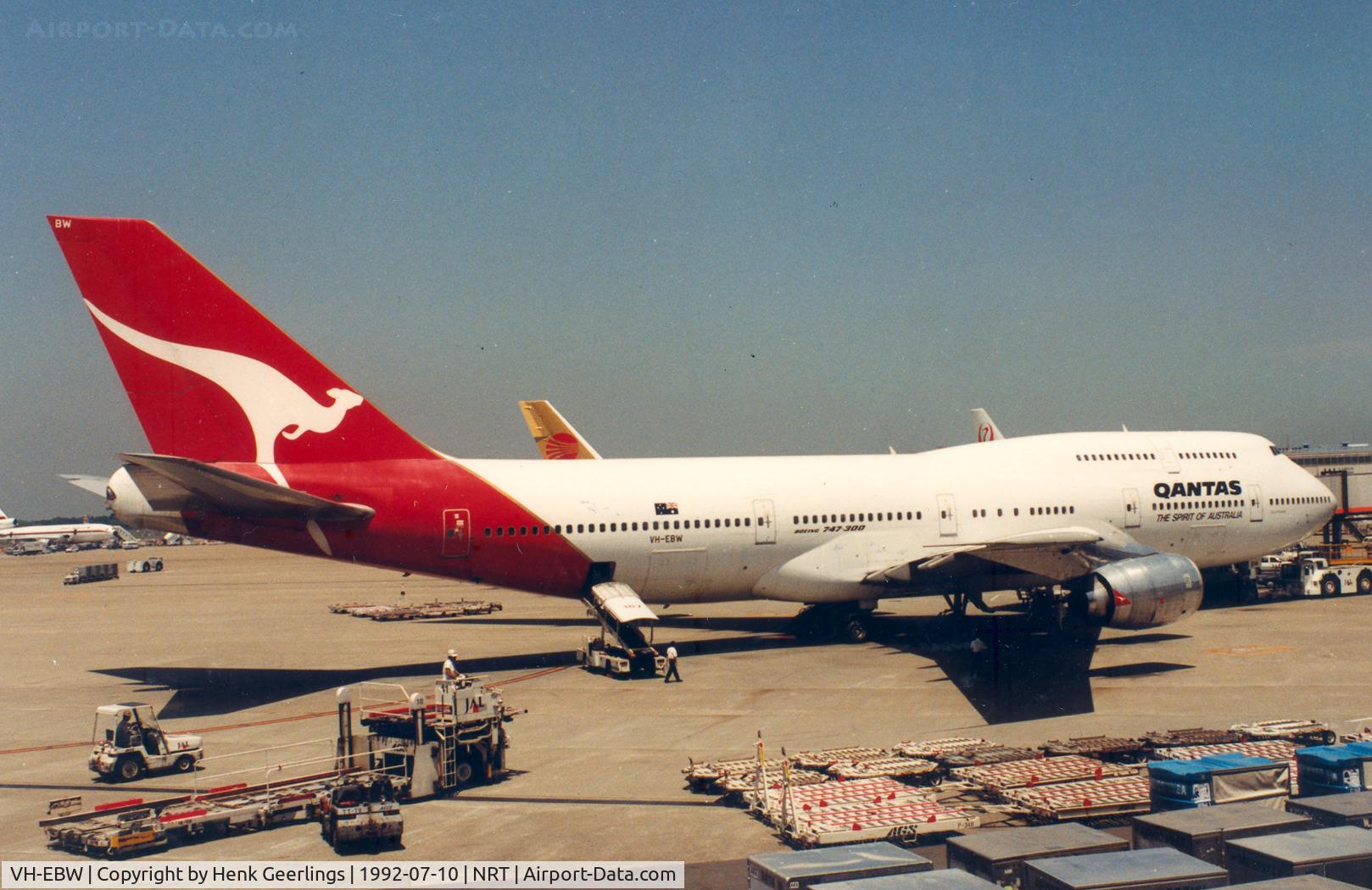 VH-EBW, 1986 Boeing 747-338 C/N 23408, Qantas