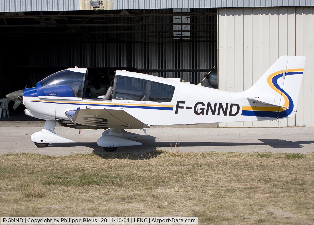 F-GNND, Robin DR-400-160 Chevalier C/N 2241, Parking position at Candillargues. A small airfield with a solid runway but a 