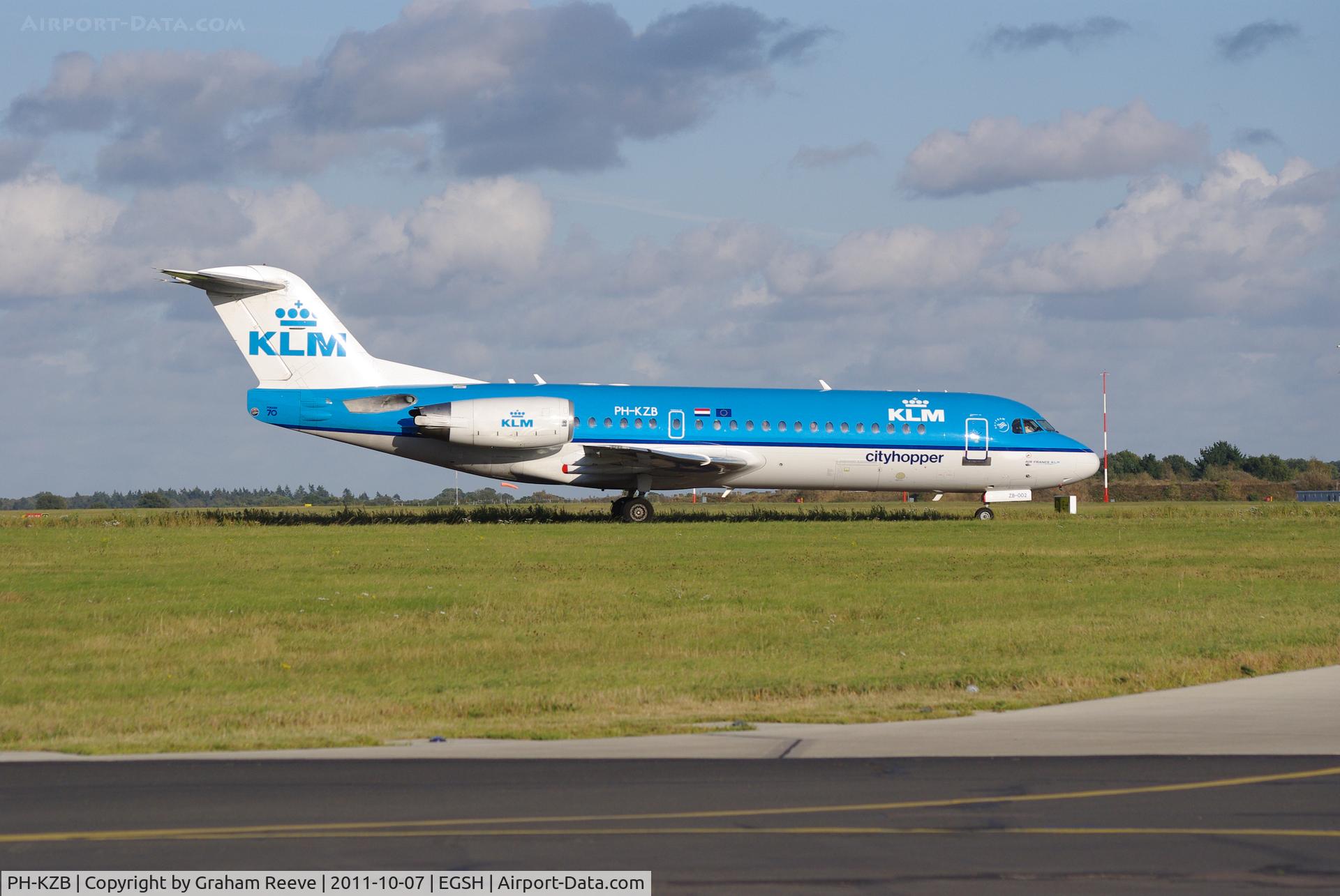 PH-KZB, 1996 Fokker 70 (F-28-070) C/N 11562, Just landed.